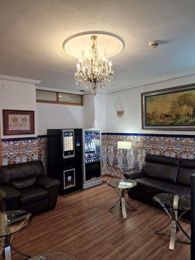 Hostal Colon Getafe Buitenkant foto