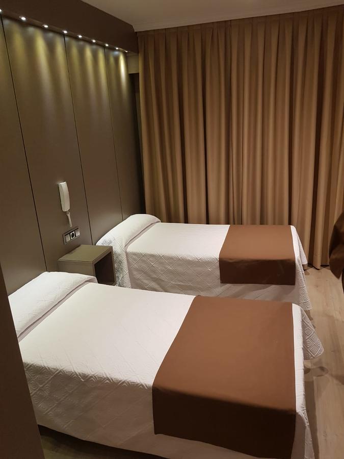 Hostal Colon Getafe Buitenkant foto