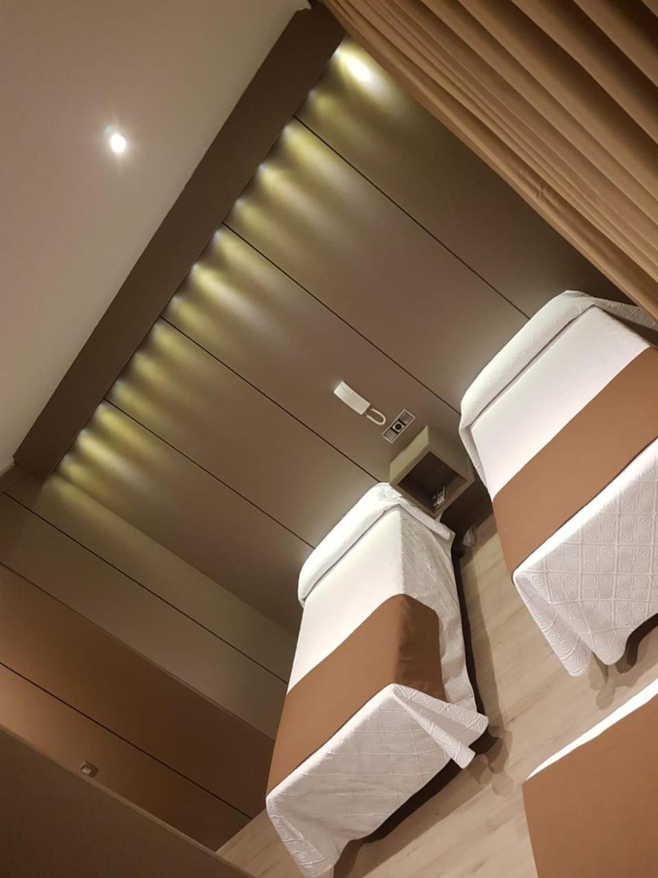 Hostal Colon Getafe Buitenkant foto